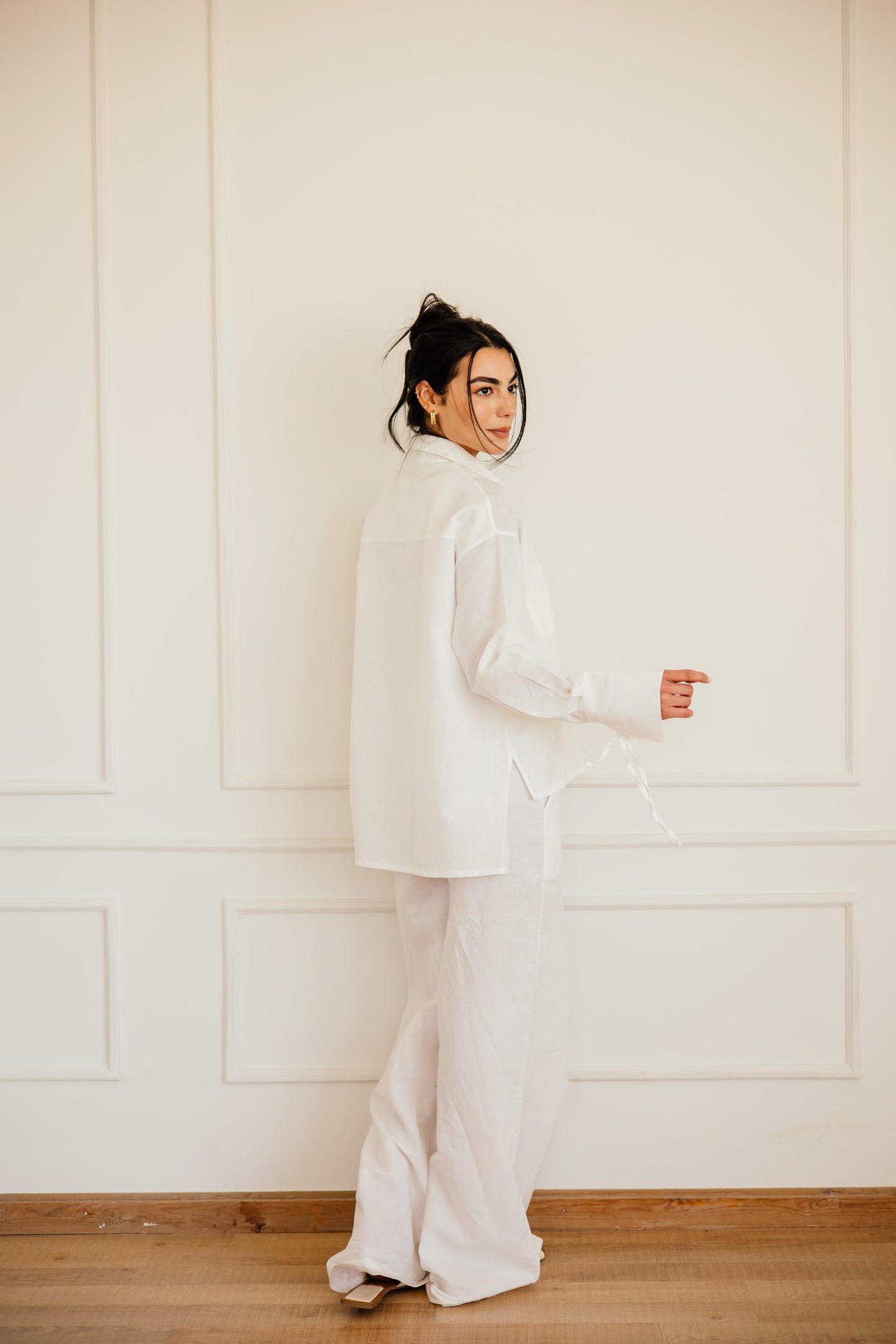 Pure linen pants in off-white