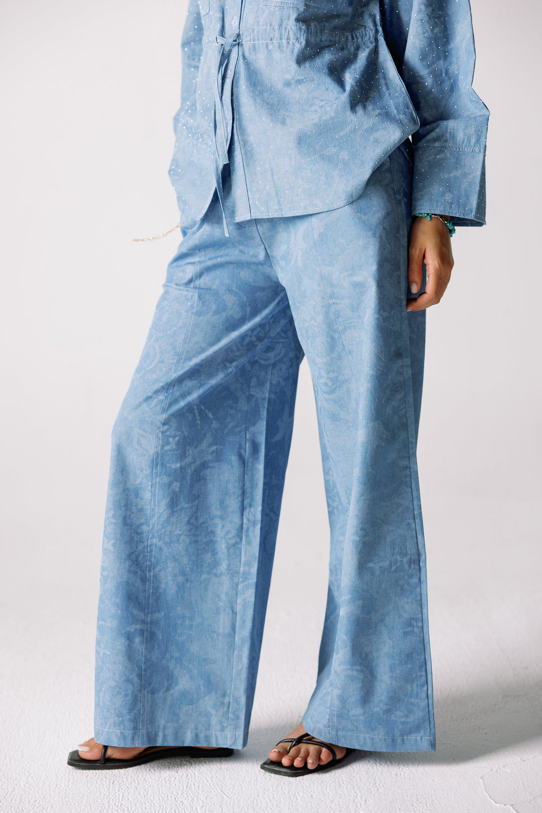 Studed denim set light blue