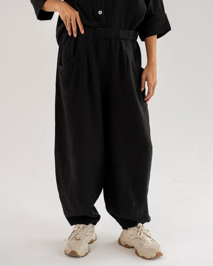 Ease Balloon Pants In Black