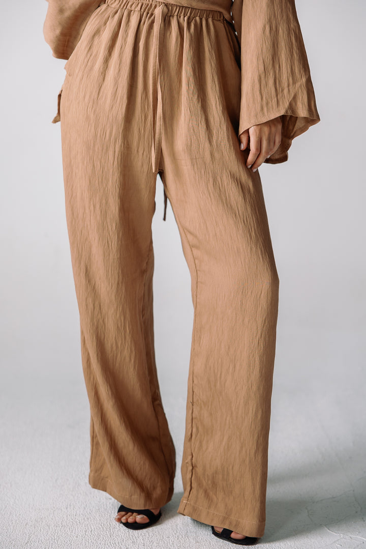 Eve set in camel
