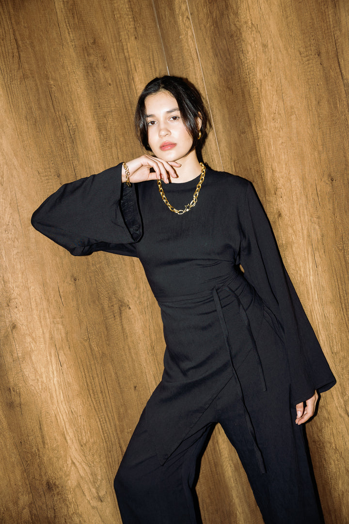 Eve set in black