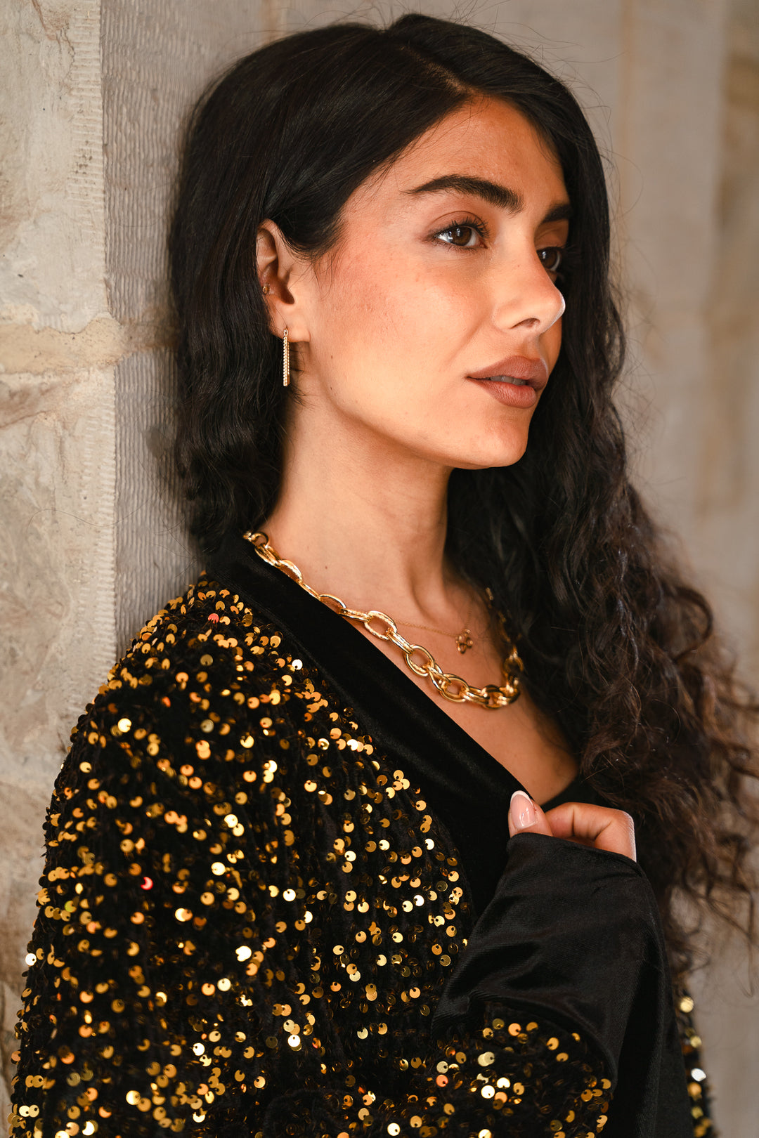 The Statement Velvet Cardigan – black X gold