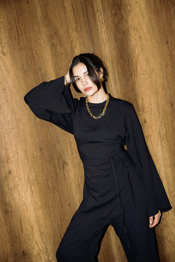 Eve set in black