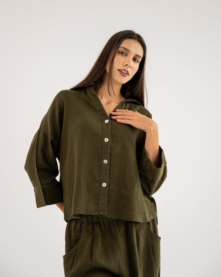 Loose Muse shirt in olive green