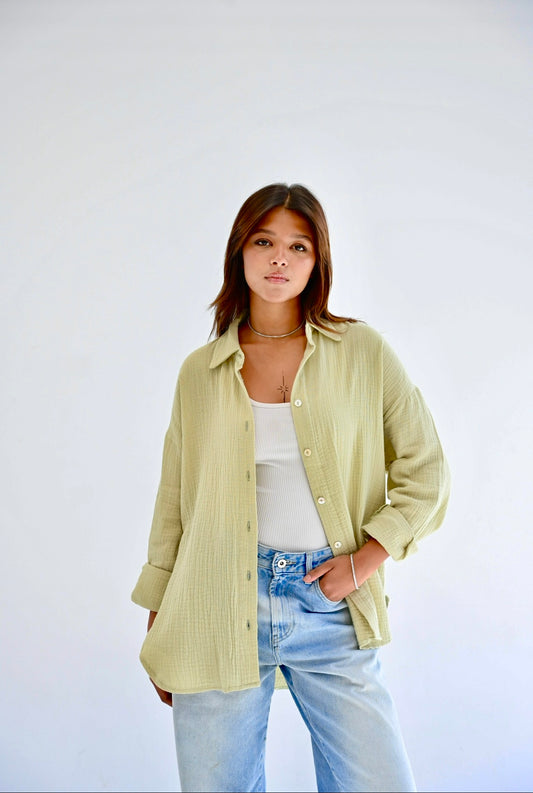 Fluffy shirt in mint-green