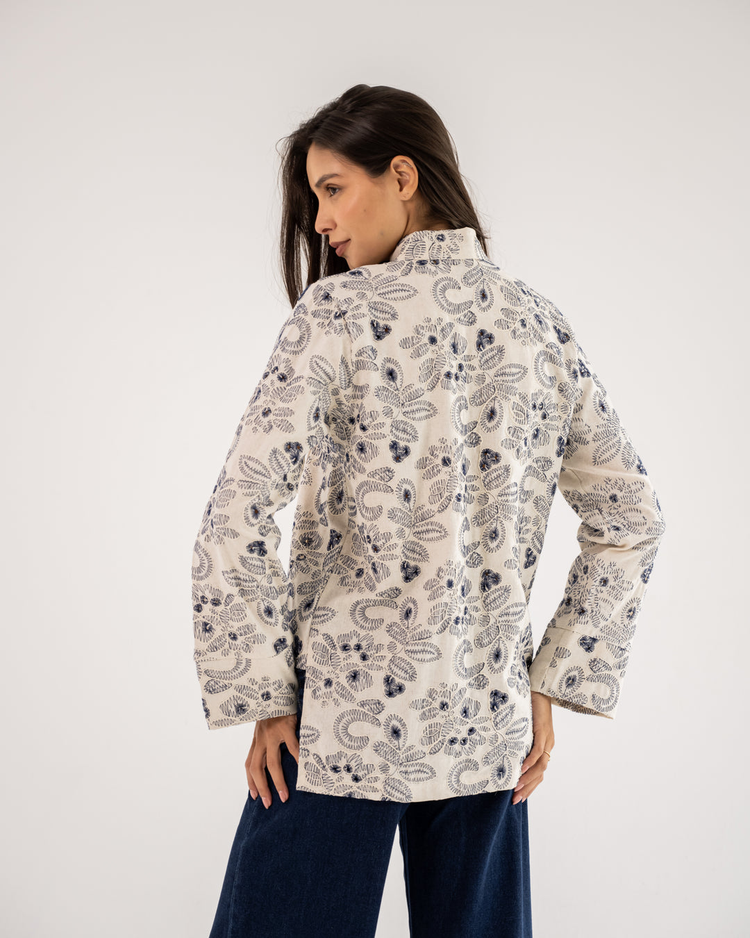 The kimono blouse-navy embroidered