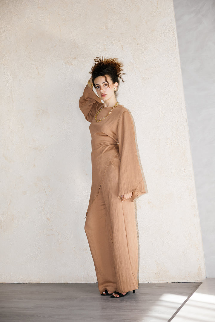 Eve set in camel