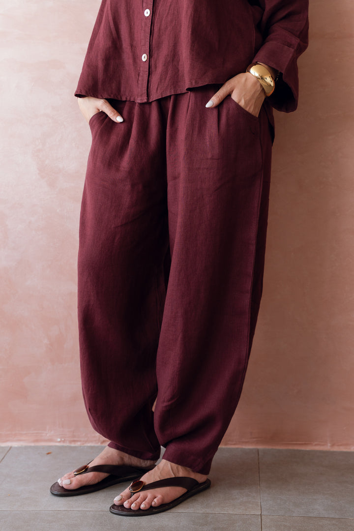 EASE BALLOON PANTS IN burgundy