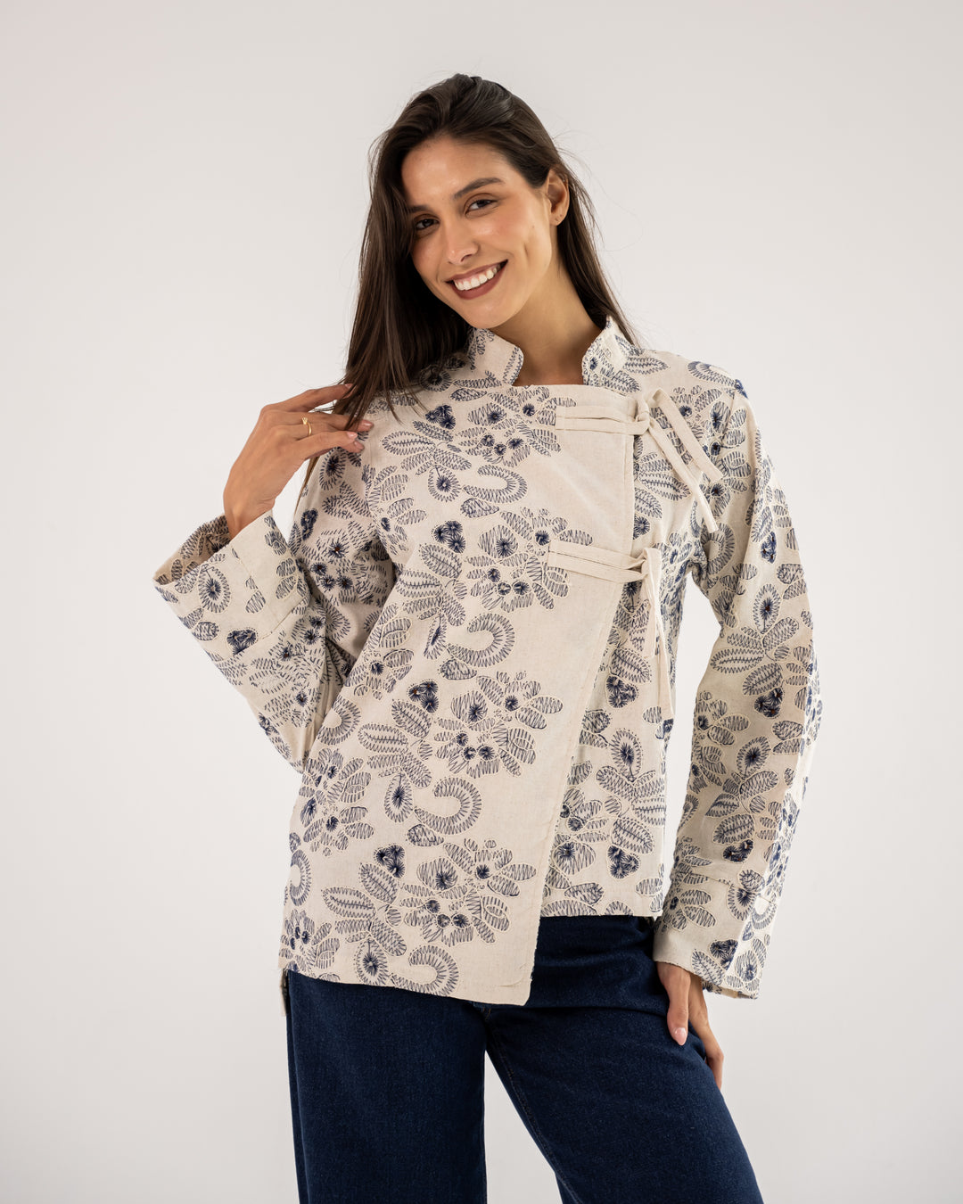 The kimono blouse-navy embroidered