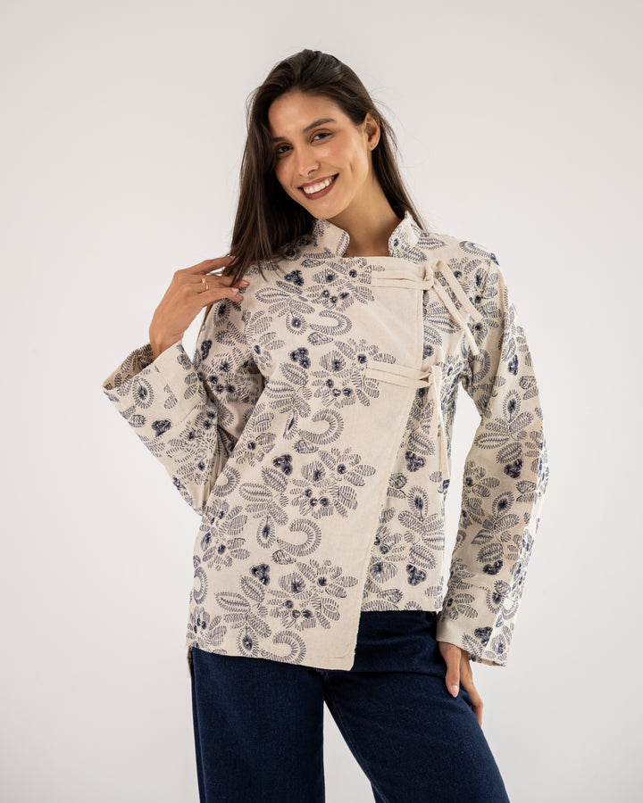 The kimono blouse-navy embroidered
