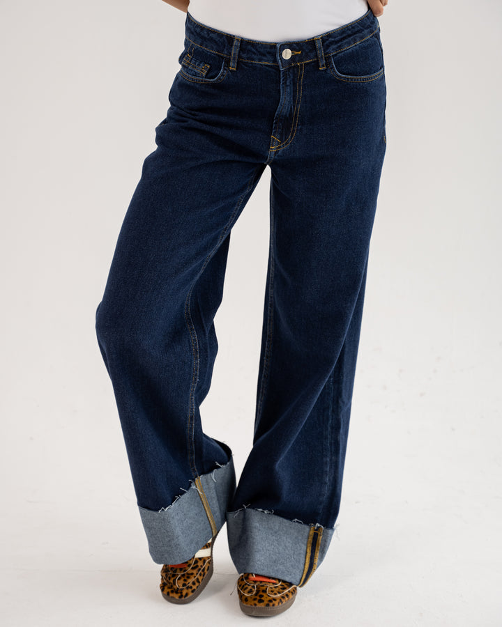 MID-WAIST straight leg jeans