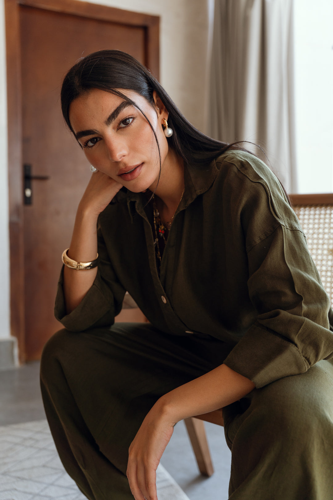 Loose Muse shirt in olive green (long sleeves)