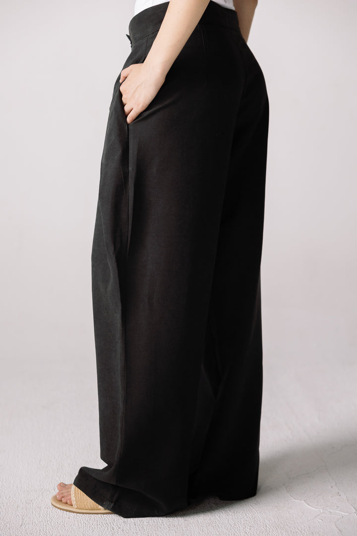 Cobra tailored pants in black