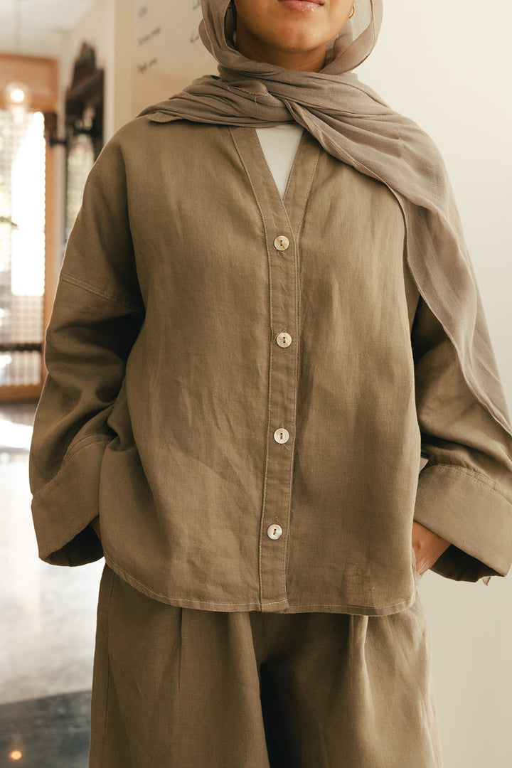 Loose muse shirt in greige