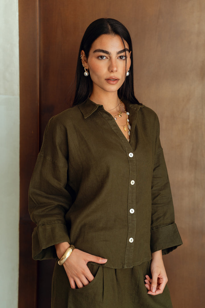 Loose Muse shirt in olive green (long sleeves)