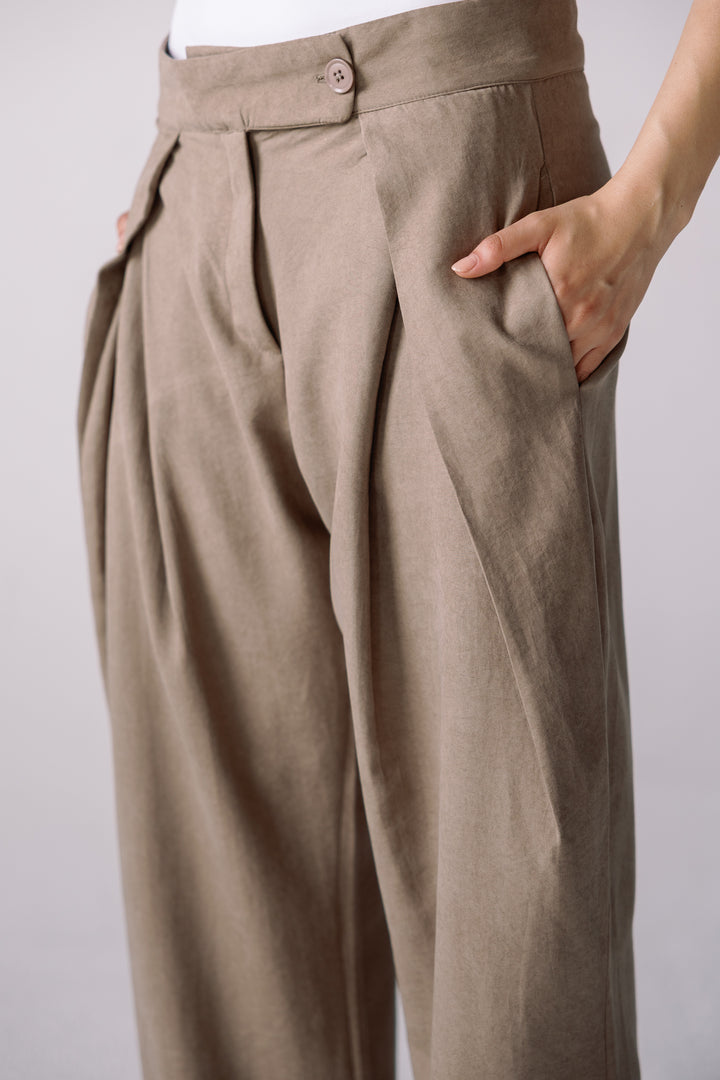 Cobra tailored pants in mocha