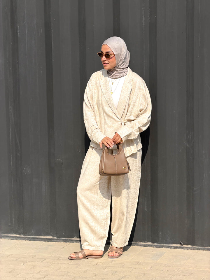 The Form Linen Set in beige