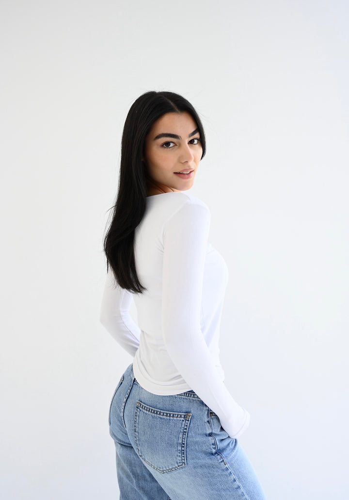 The Essential Long Sleeves Top In White