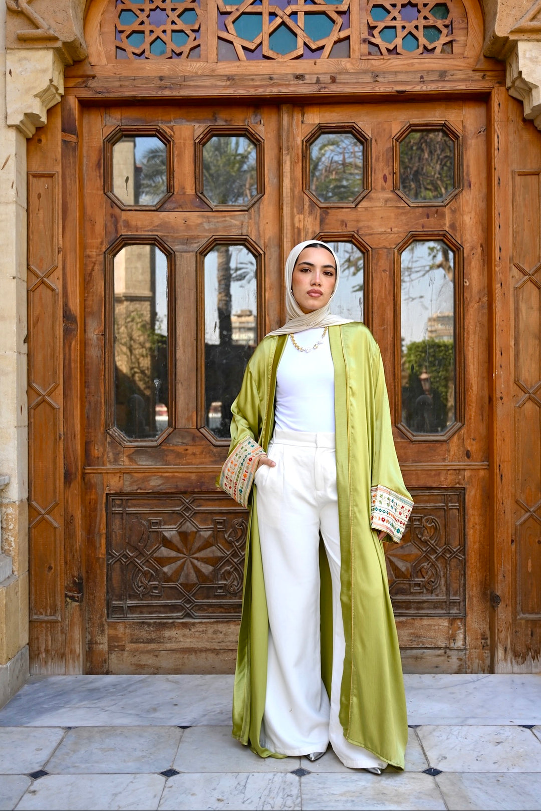 Layan abaya in pistach