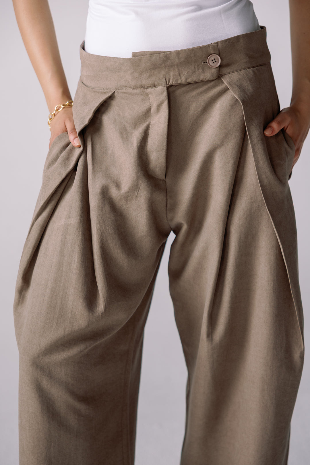 Cobra tailored pants in mocha