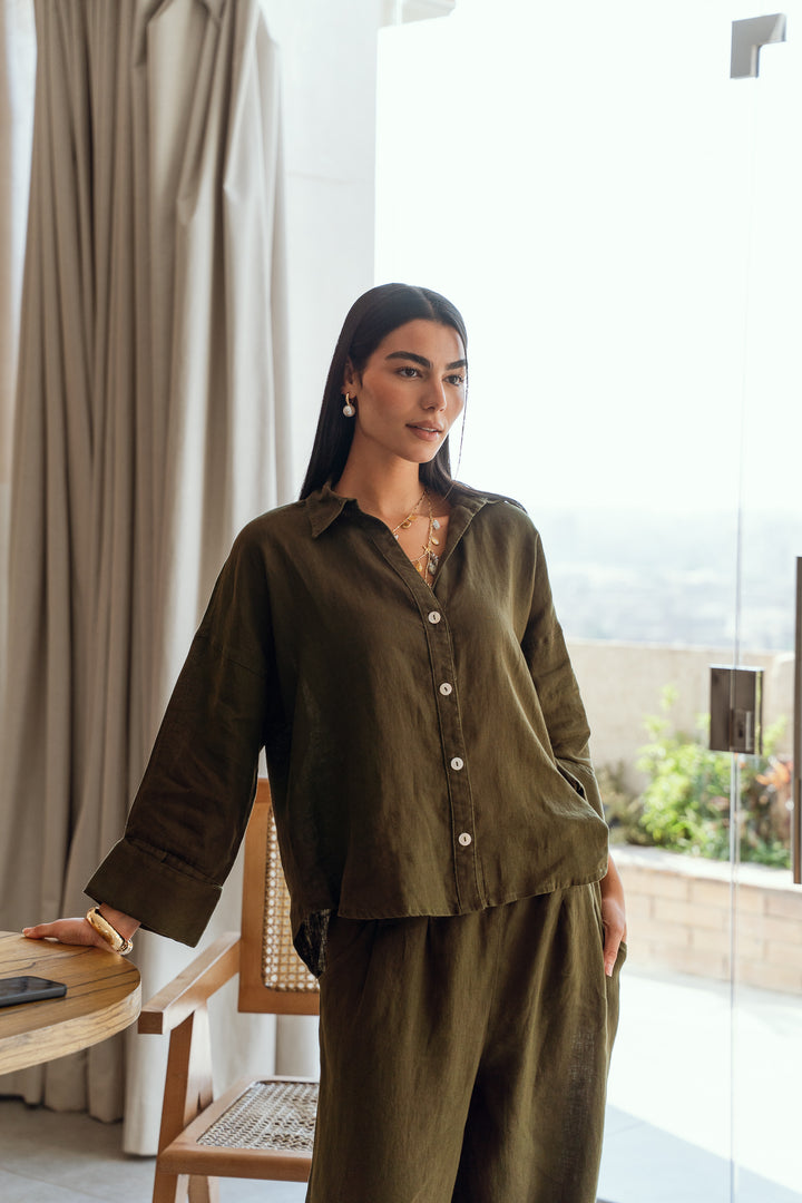 Loose Muse shirt in olive green (long sleeves)
