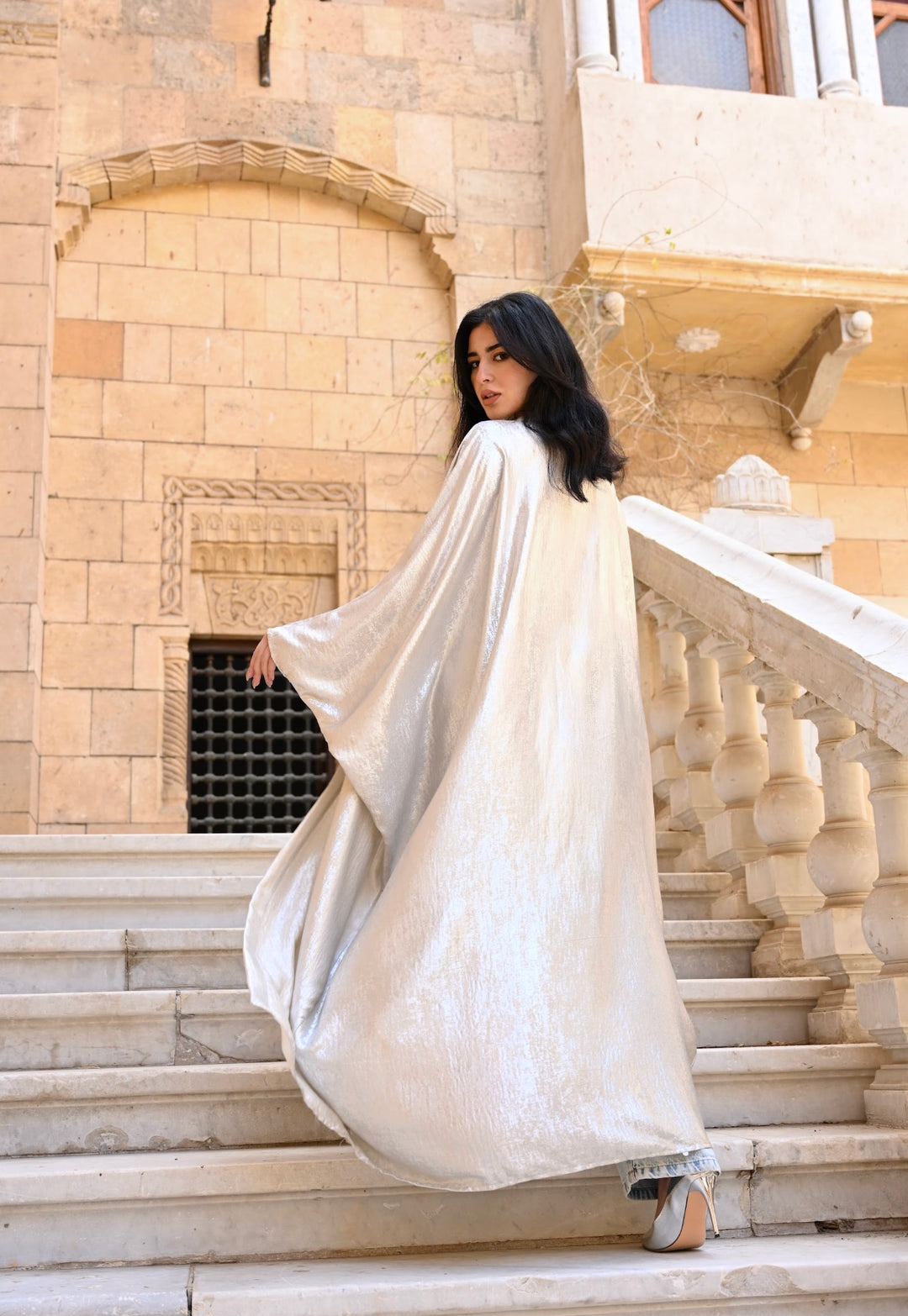 Dahab abaya in silver