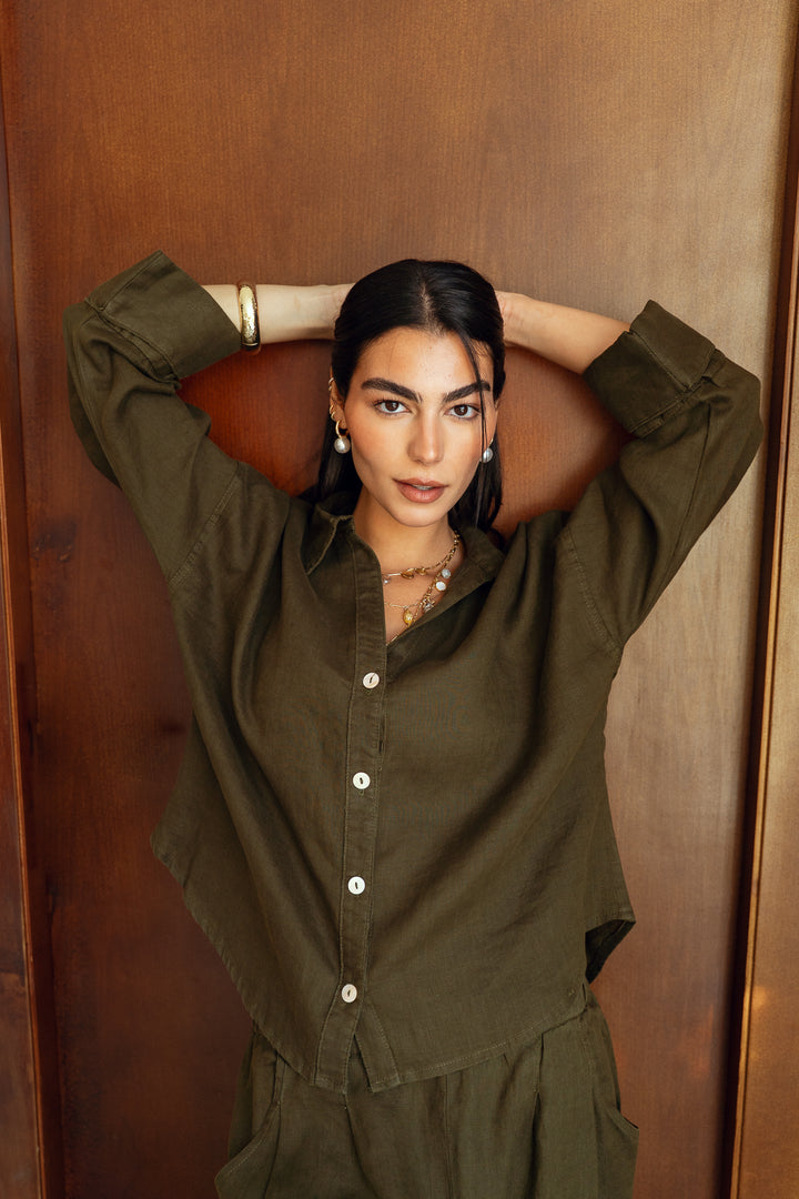 Loose Muse shirt in olive green (long sleeves)
