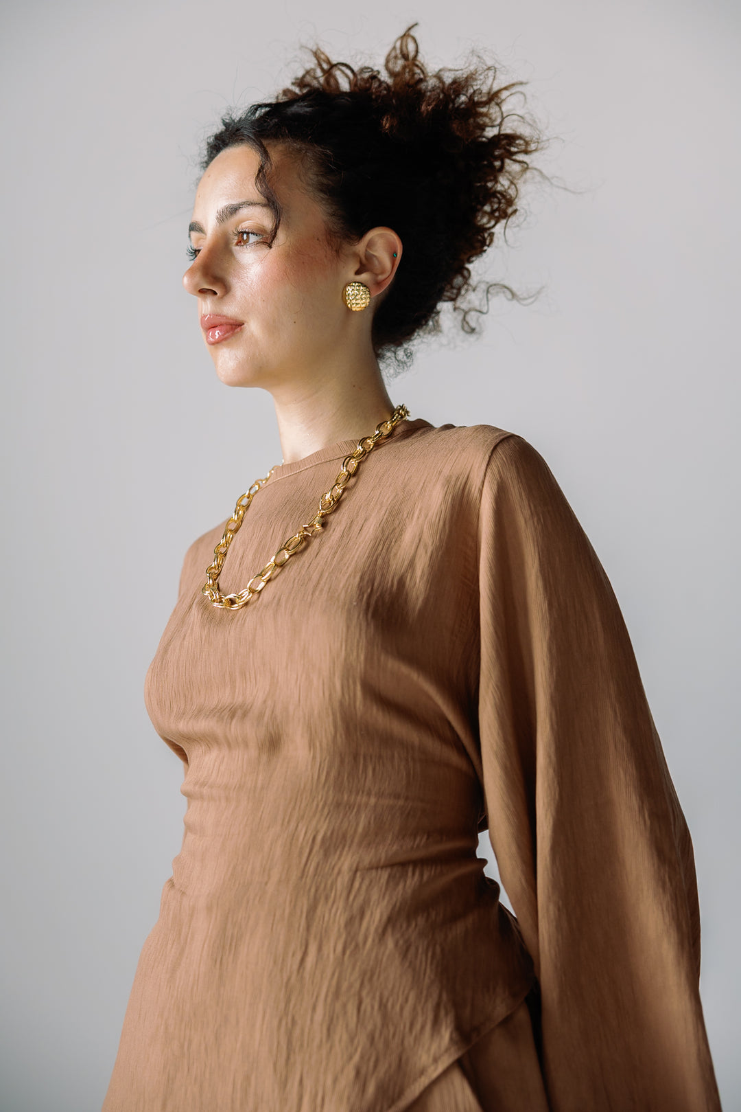 Eve set in camel