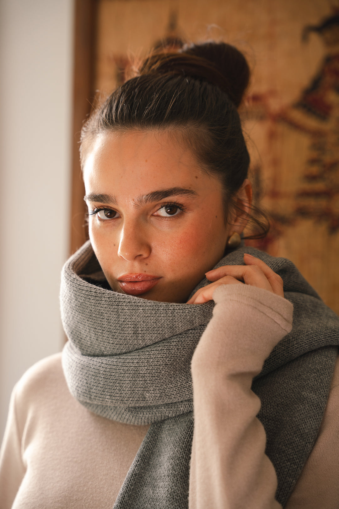 The dreamy shawl in grey