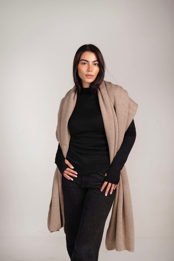 The Dreamy Shawl In Greige