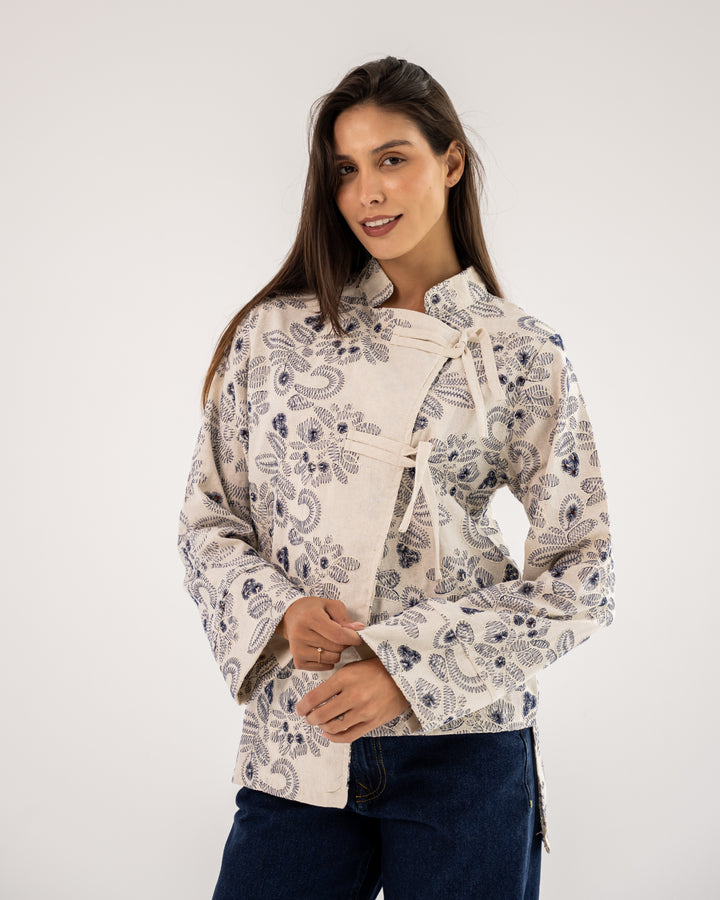 The kimono blouse-navy embroidered