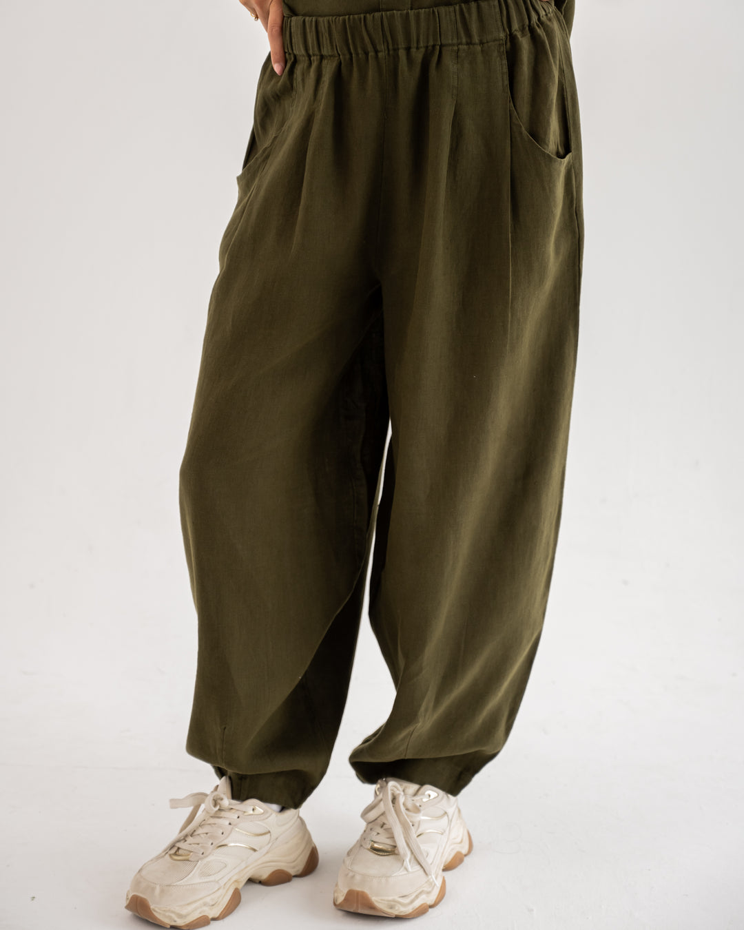 Ease Balloon Pants In olive green