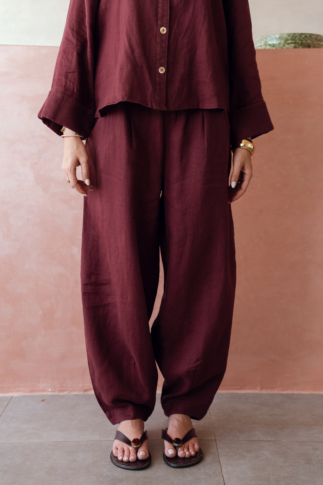 EASE BALLOON PANTS IN burgundy