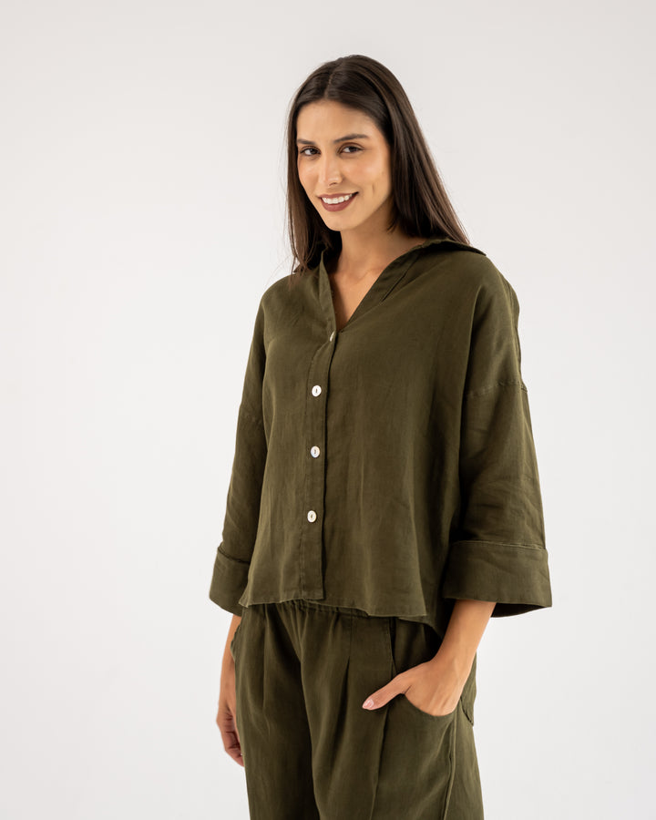 Loose Muse shirt in olive green