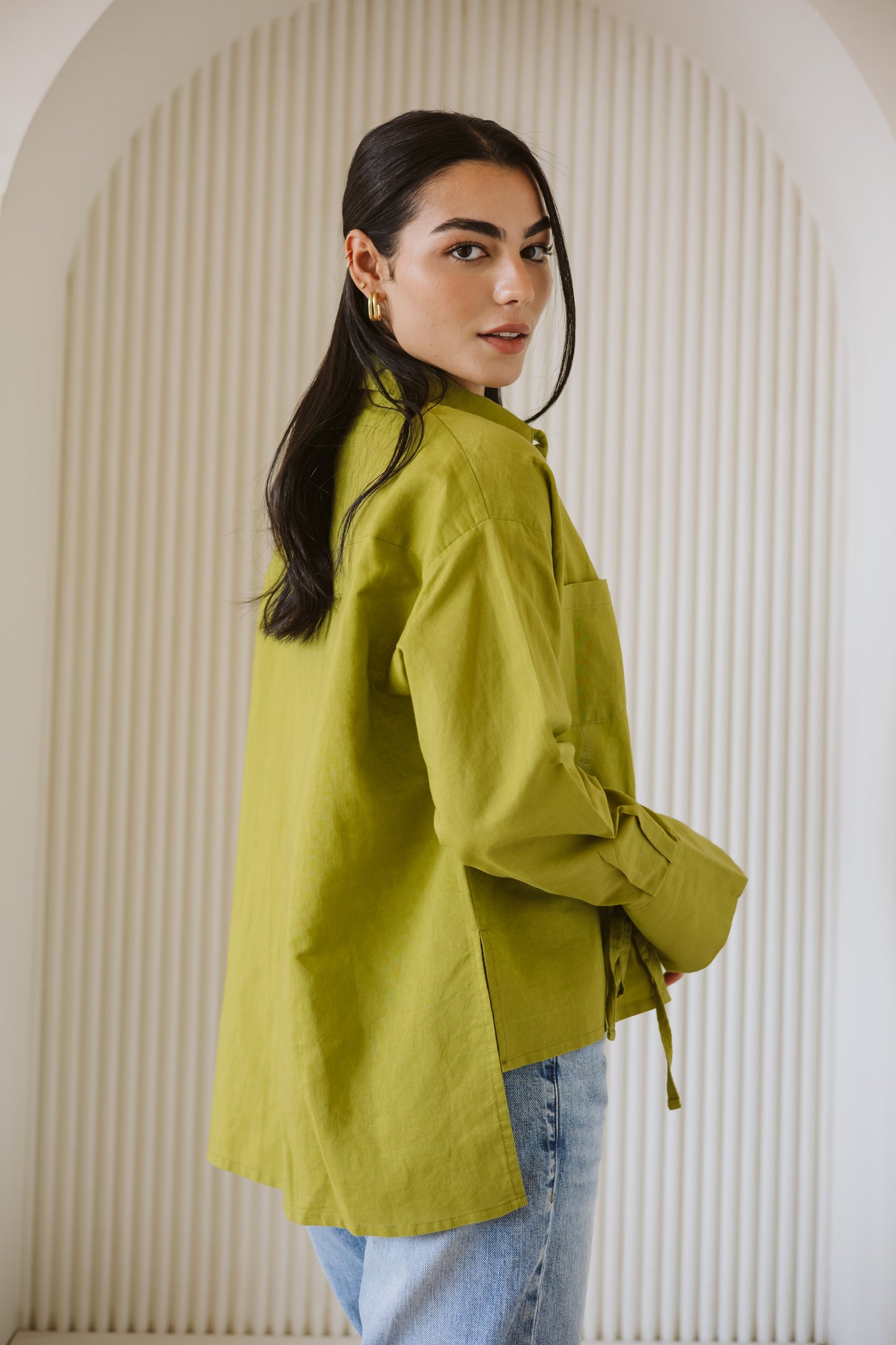 Everyday linen shirt in-lime green