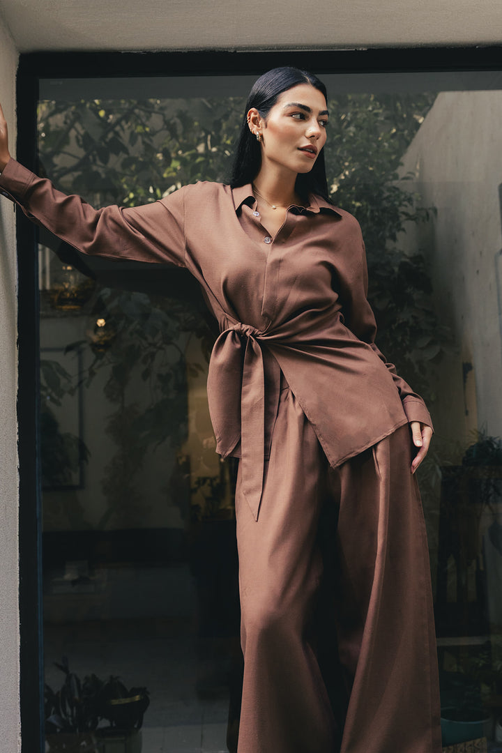 Duo linen set in caramel-brown