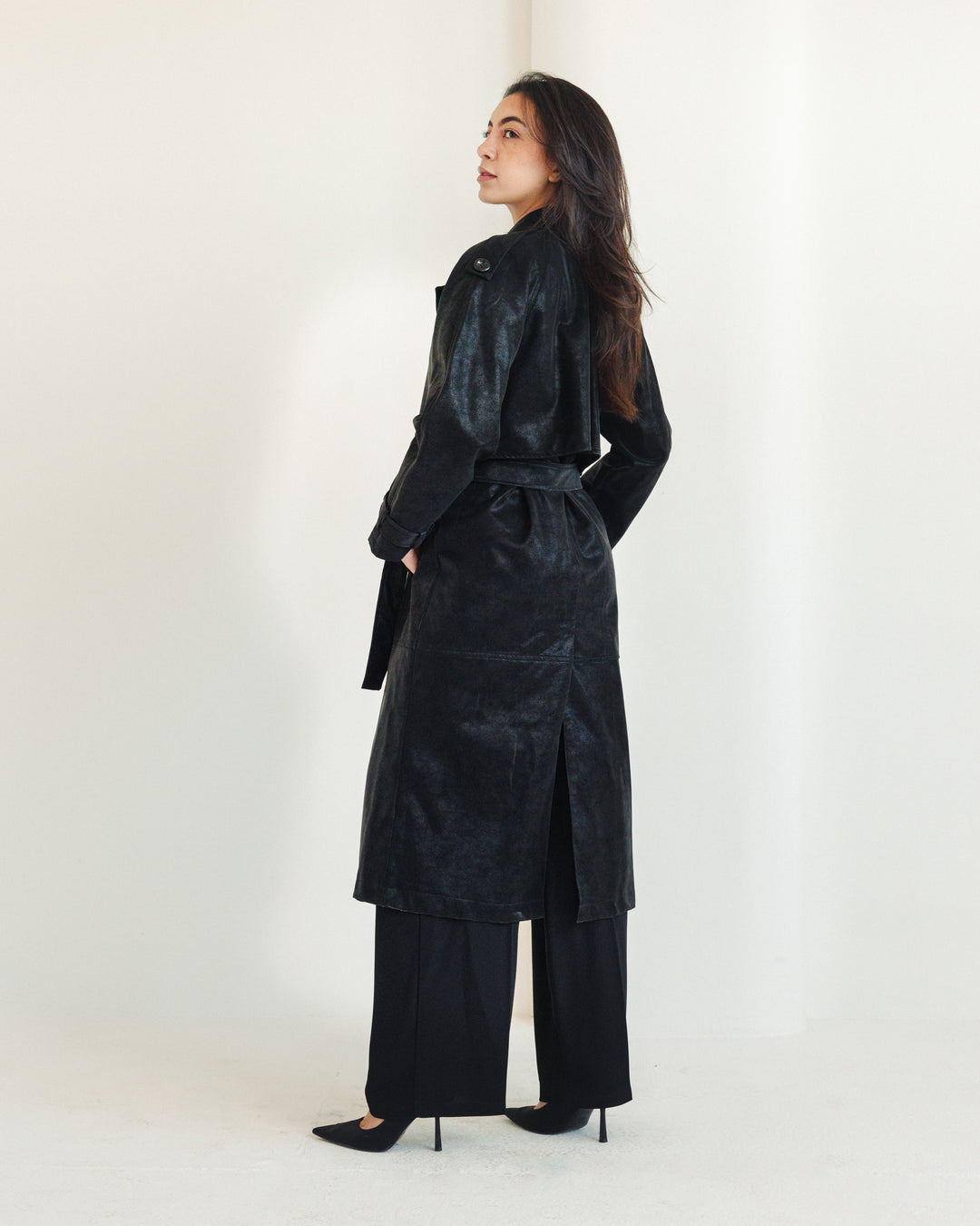 The Luxe Trench Coat In Black-sheen