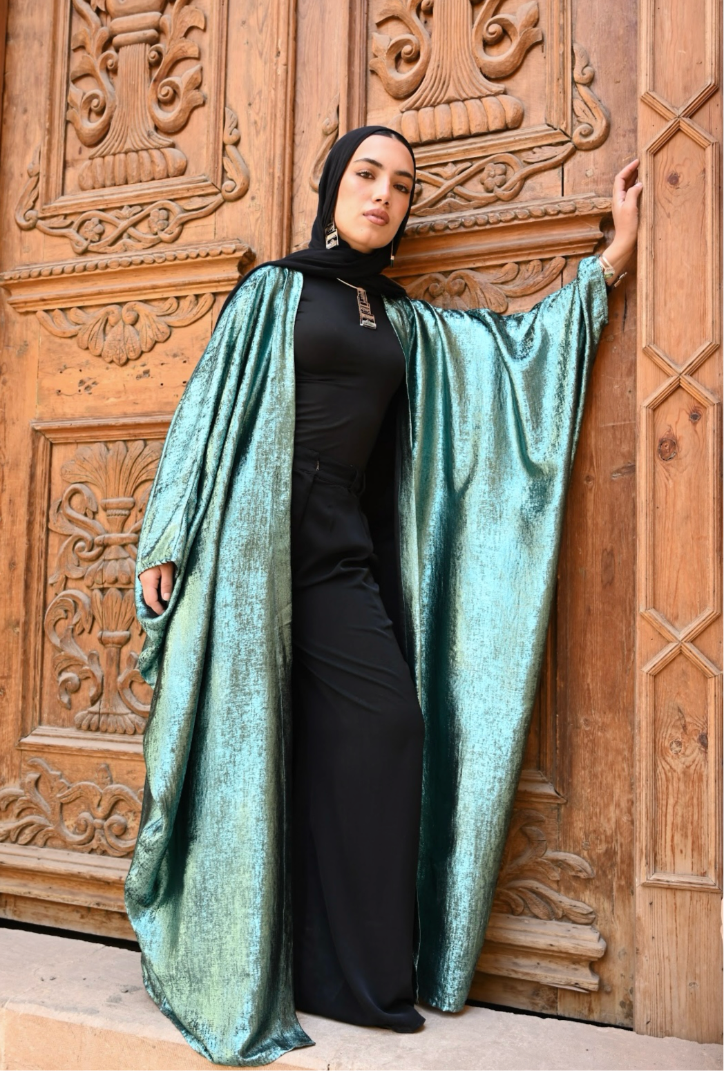 Dahab abaya in metalic green