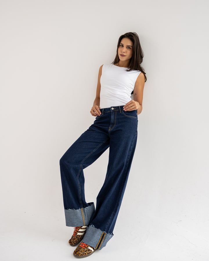 MID-WAIST straight leg jeans