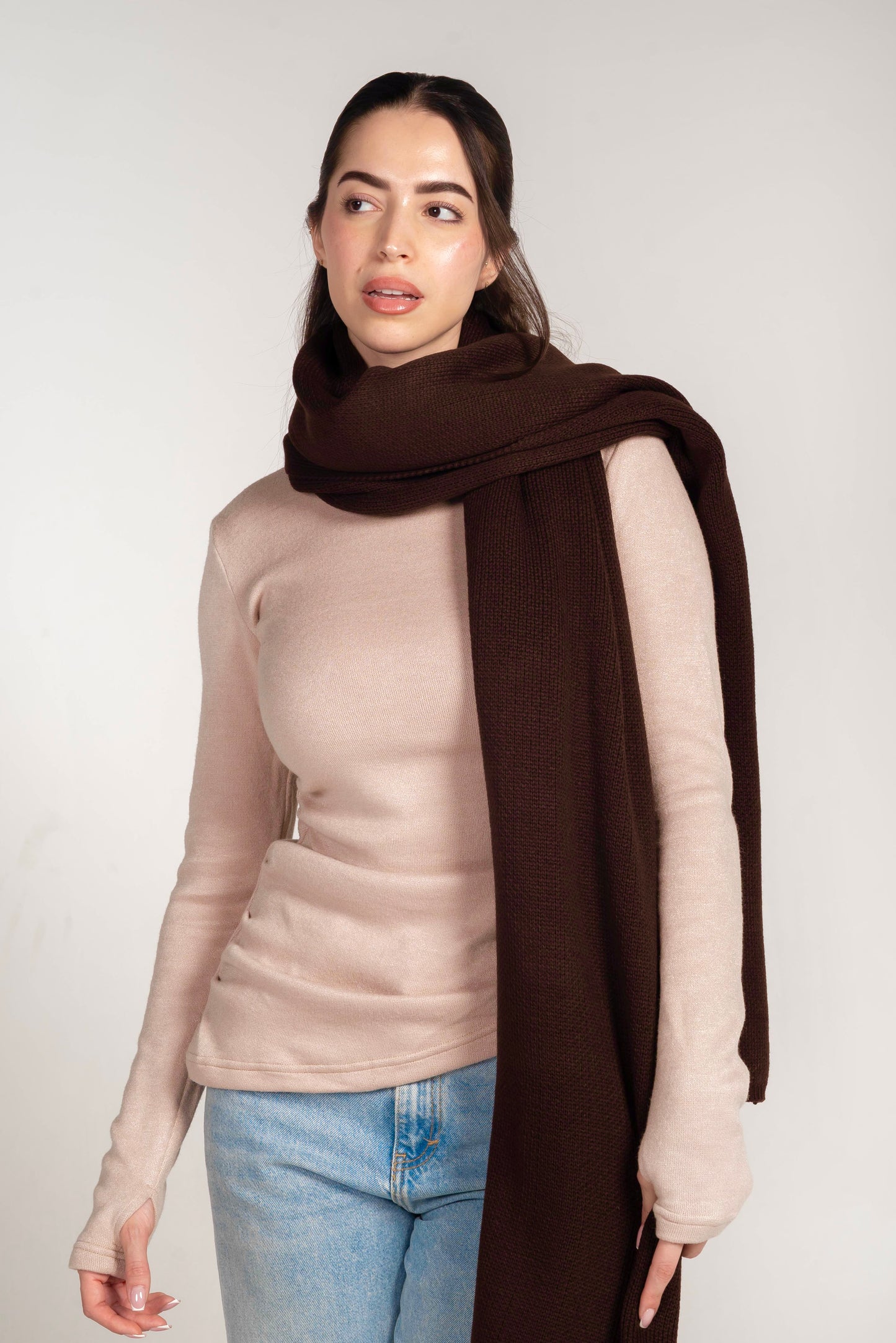 The dreamy shawl in brown
